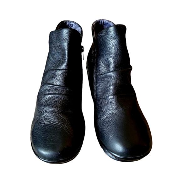 Skechers Black Leather Platform Booties Ankle Boots Size 10 - Picture 3 of 6